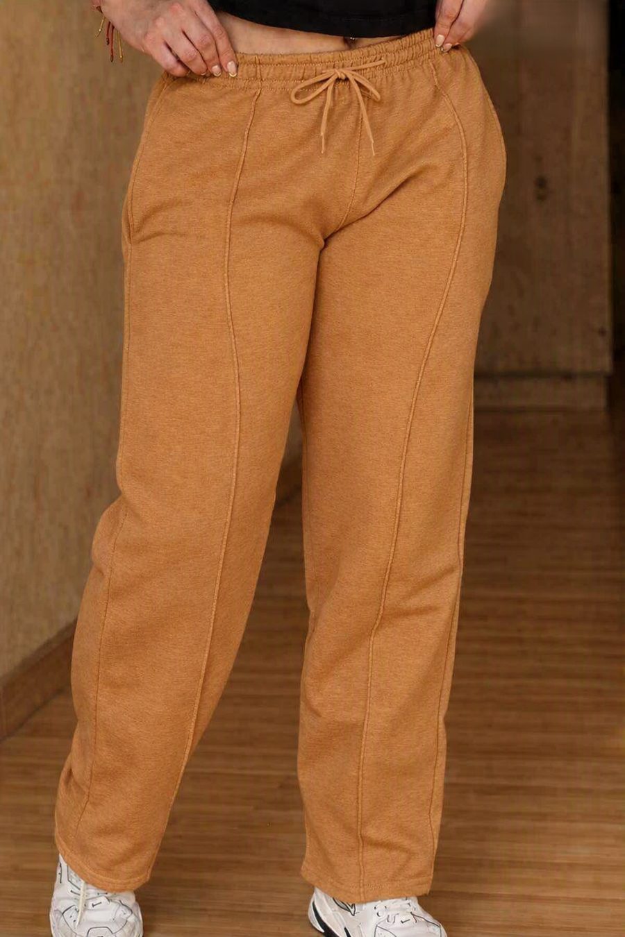 Pantalón bota recta color Camel