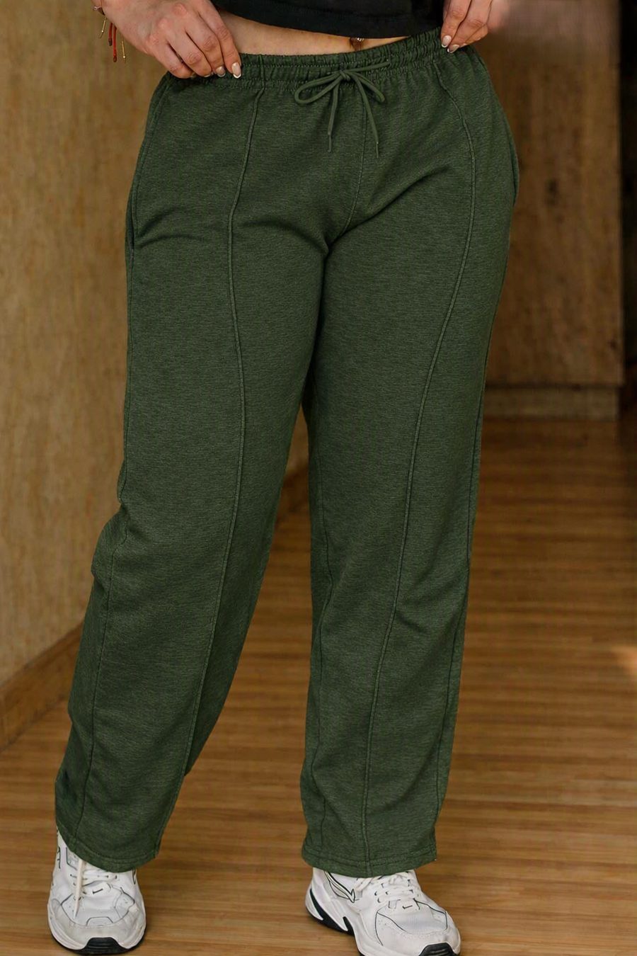 Pantalón bota recta color Verde militar